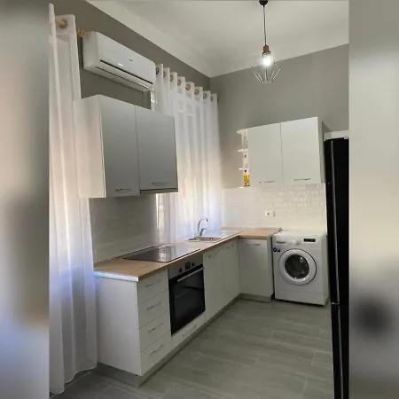 New New Bazaar Lägenhet Tirana